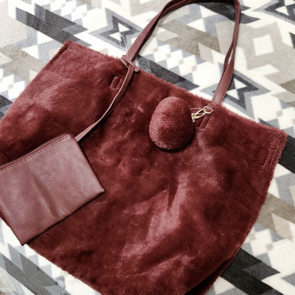 Faux Fur Tote Bag Color Burgundy Magnetic Snap Closure Zippered Pouch.  New